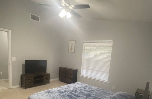 Florida Ridge House | Beautiful 3/2 with screen-in porch 10 minutes away from the beach.