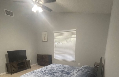 Florida Ridge House | Beautiful 3/2 with screen-in porch 10 minutes away from the beach.