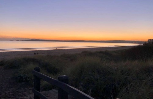 Castle Apartment | Beautiful 3-bed apartment by beach & town centre!