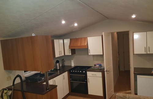 Clacton-on-Sea House | Beautiful 3-Bedrooms Static Caravan Holiday Home