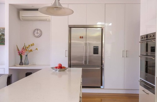 Saint Kilda South Apartment | Beautiful 3- Bed House