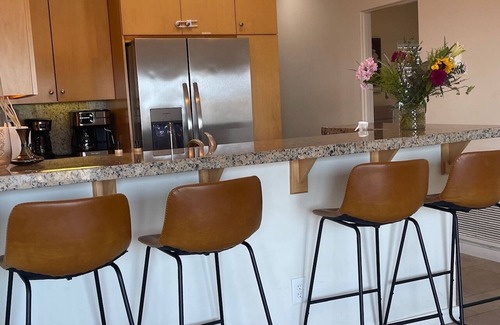 Sand Section Condo | Beautiful 3-bedroom condo with AC in Manhattan Beach