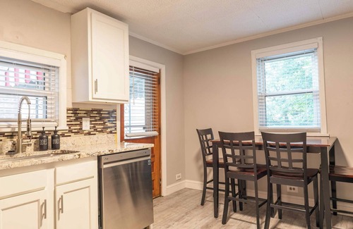 Central Northside Apartment | Beautiful 3-Bed w/Parking Near AGH & Stadiums