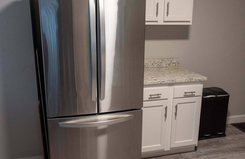 Central Northside Apartment | Beautiful 3-Bed w/Parking Near AGH & Stadiums