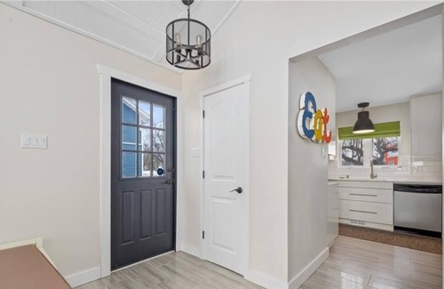Rossmore Cottage | Beautiful 3-Bed Waterfront Home