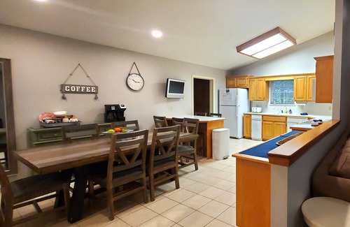 Eureka Springs House | Beautiful 3 bedroom 2 bath home NEAR THE COUNTRY CLUB!