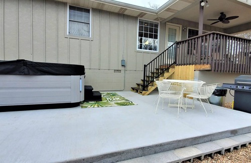 Eureka Springs House | Beautiful 3 bedroom 2 bath home NEAR THE COUNTRY CLUB!