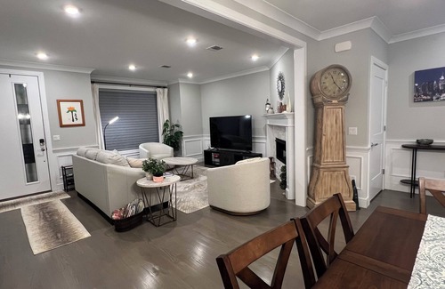 Palisades Park House | Beautiful 3-Bedroom Home only 20 minutes away from New York