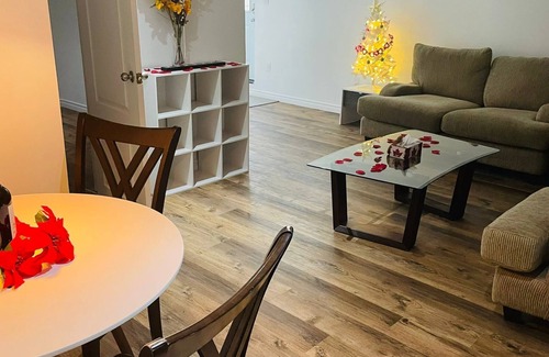 Angus House | Beautiful 3 Bedroom Basement Apartment