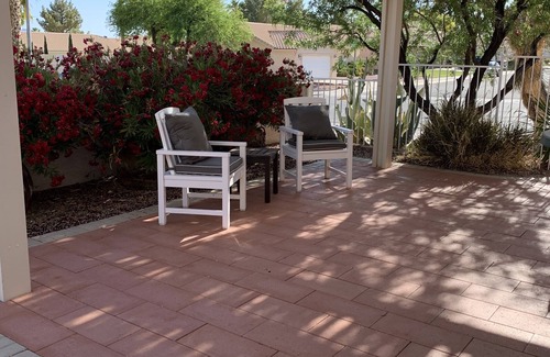 Mesquite House | Beautiful 3 Bedroom Desert Retreat - Entire Home with huge covered patio!