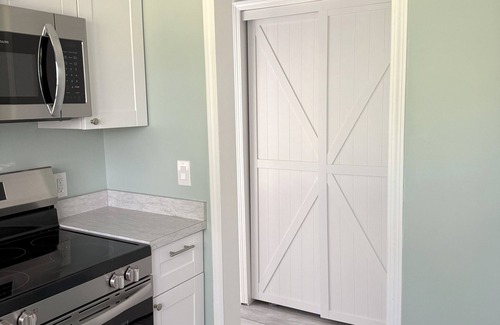 Bath House | Beautiful 3-bedroom house close to MSU and Downtown Lansing