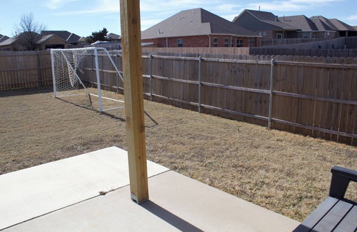 Yukon House | Beautiful 3-bedroom house with Office and Den in fabulous Surrey Hills Yukon, OK