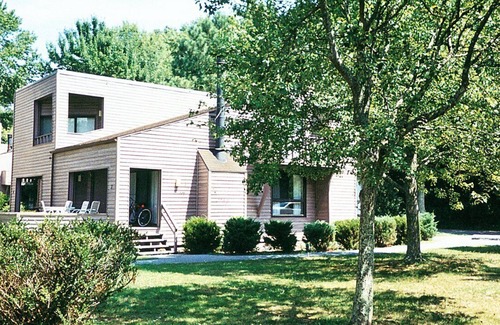 Berlin Apartment | Beautiful 3 bedroom unit at resort, sleeps 8