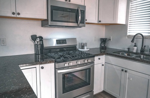 East Bakersfield Apartment | Beautiful 3 bedroom 2 bath Luxury Unit