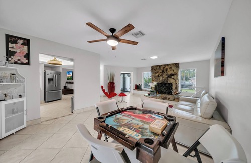 Caloosahatchee House | Beautiful 3-bedroom house with Gulf Access in Cape Coral