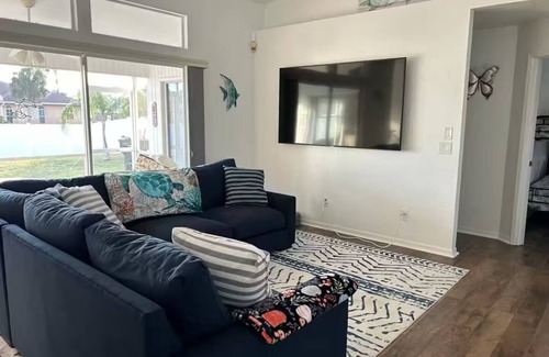 North Port House | Beautiful 3-bedroom house in North Port with heated pool minutes from downtown