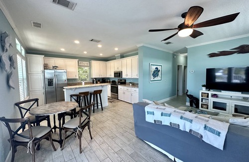 Ramrod Key House | Beautiful 3 Bedroom Canal Home in Ramrod Key, FL with Open Water Views!