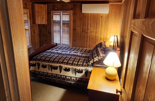 The Bays House | Beautiful 3 Bedroom Waterfront Home on New Hampshire's Lake Ossipee's Broad Bay