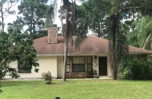 Jupiter Farms Apartment | Beautiful 3 Br. Single family (230733) by Houzlet