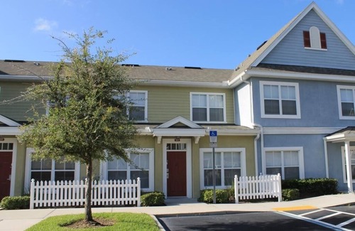 Venetian Bay Villages House | Beautiful 3 BR Townhome in Gated Community Close to All Attractions !