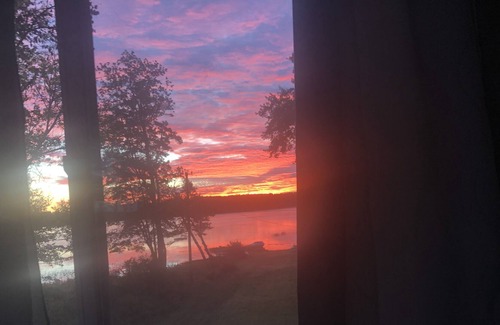 Jefferson House | Beautiful 3 level, 3br, 2 ba home on Damariscotta Lake.