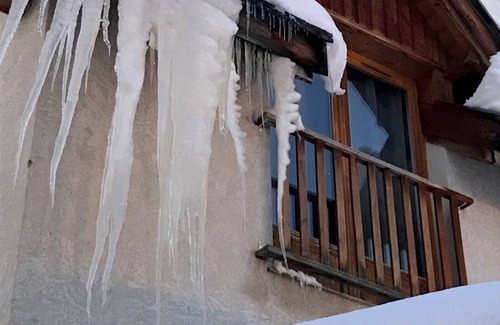 Montgenevre Apartment | Beautiful 3-room flat, equipped kitchen, Wi-Fi, facing the slopes