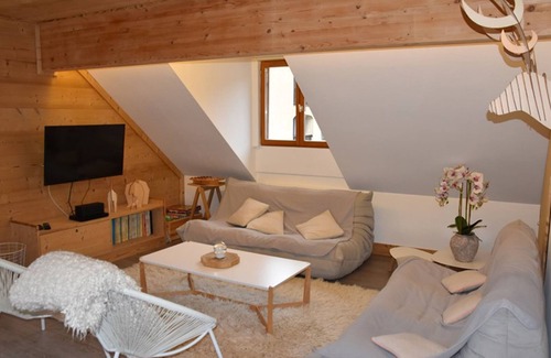 Montgenevre Apartment | Beautiful 3-room flat, equipped kitchen, Wi-Fi, facing the slopes