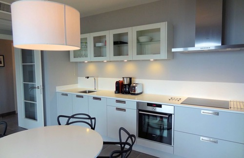 Saint-Raphael Apartment | Beautiful 3 rooms with sea view, air conditioning, internet, pool, 4-6