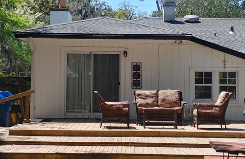 Brunswick House | Beautiful 3bd home with LARGE deck!