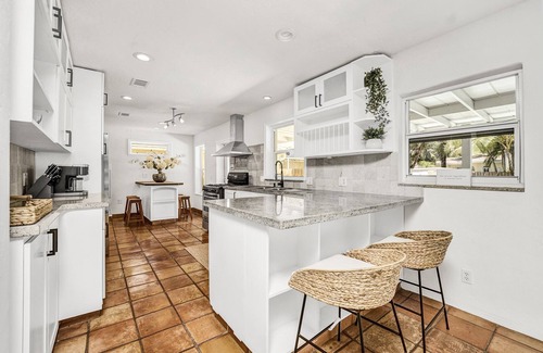 South Lake House | Beautiful 3Br/2Ba House w/Heated Pool