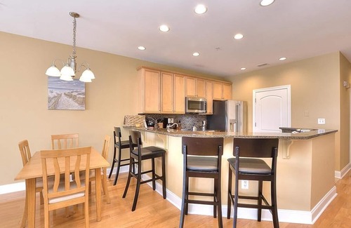 Yaupon Beach Condo | Beautiful,3BR/2BA Oceanview Condo-POOL-ELEVATOR-HOT TUB-Sleeps9