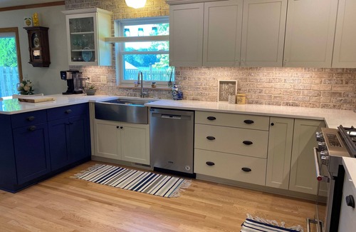 Oshkosh House | Beautiful 3br Home with Pool 2.3 miles from EAA