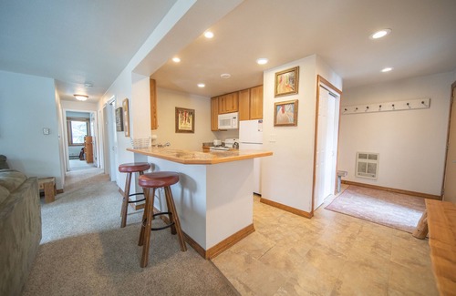 Mountain House Condo | Beautiful 3rd floor condo with an amazing view