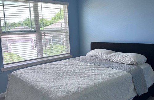 Buechel House | Beautiful 4 bd,2.5 bath, Family Friendly, great location, quiet neighborhood.