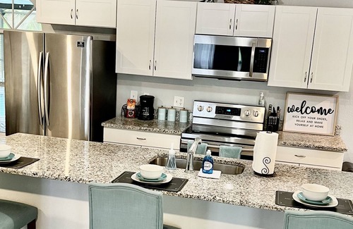 Poinciana House | Beautiful 4 bd house with pool