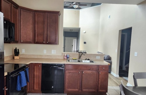 Summerville House | BEAUTIFUL 4 BDR HOME!! All the space you'll need!