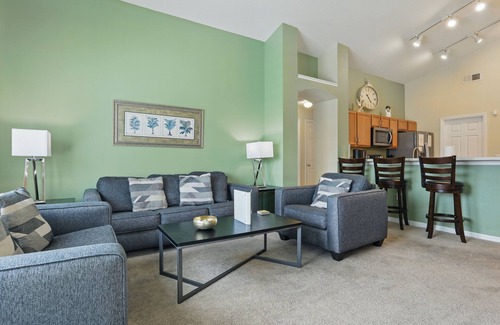 Sunrise Lakes Villa | ⭐Beautiful 4 Bed 3 Bath Villa with Stunning Lake View from Private Pool Deck⭐