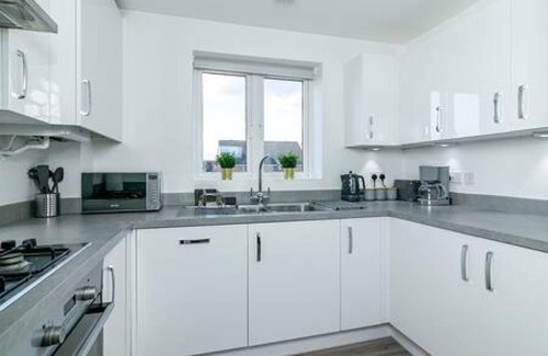 Milton Keynes Apartment | Beautiful 4 Bed Apartment In Milton Keynes