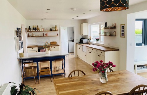 Haverfordwest House | Beautiful 4-Bed House with countryside views