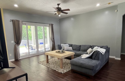 Northside House | Beautiful 4 bedroom / 2 bathroom home!