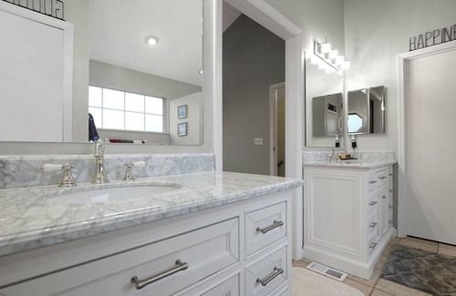 Gahanna House | Beautiful 4 Bedroom House near Columbus Airport