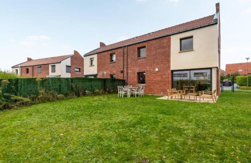 Wasquehal House | Beautiful 4 bedroom house with parking and garden