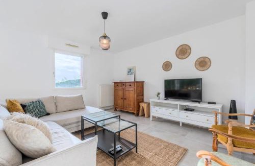 Wasquehal House | Beautiful 4 bedroom house with parking and garden