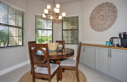 Naples House | Beautiful 4 Bedroom Pool Home