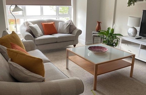 Belfast House | Beautiful 4 bedroom Townhouse close to Belfast city centre and the Ormeau Park.