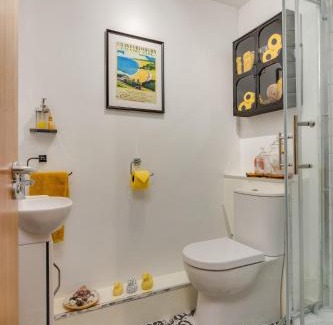Belfast House | Beautiful 4 bedroom Townhouse minutes from Belfast City Centre