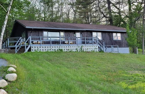 Lake George House | Beautiful 4 Bedroom on top of Mountain With Mountain Views and Pool