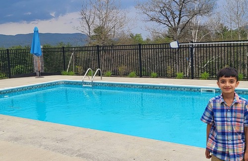 Lake George House | Beautiful 4 Bedroom on top of Mountain With Mountain Views and Pool