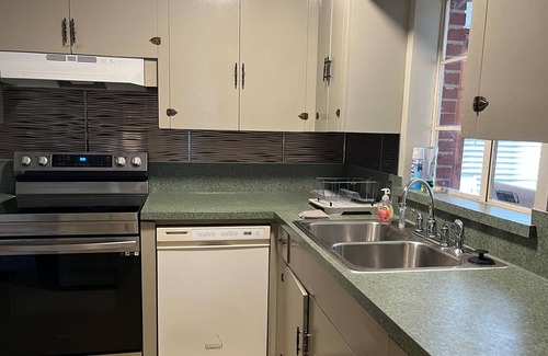 Montgomery House | Beautiful 4 bedroom Home in Capitol Heights minutes to downtown.