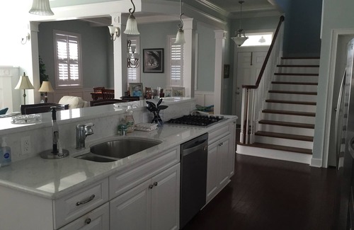 Gainesville House | Beautiful 4 BR 3.5 BA 5 minutes from the stadium, a mile from the Oaks Mall